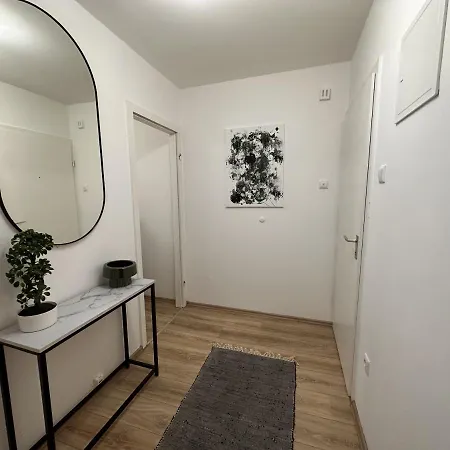 Business Suites-fair-balcony's-uniklinik - For 8 Appartamento
