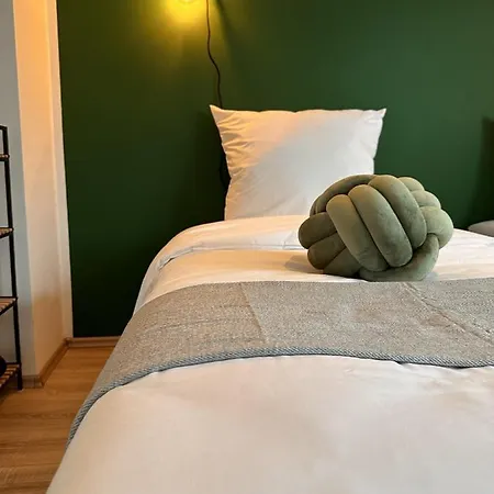 Business Suites-fair-balcony's-uniklinik - For 8 Essen
